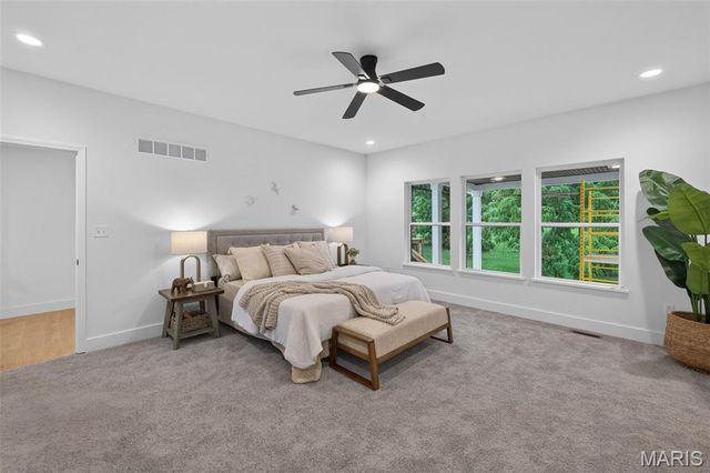 8555 Old Sappington Road, St Louis, MO 63126