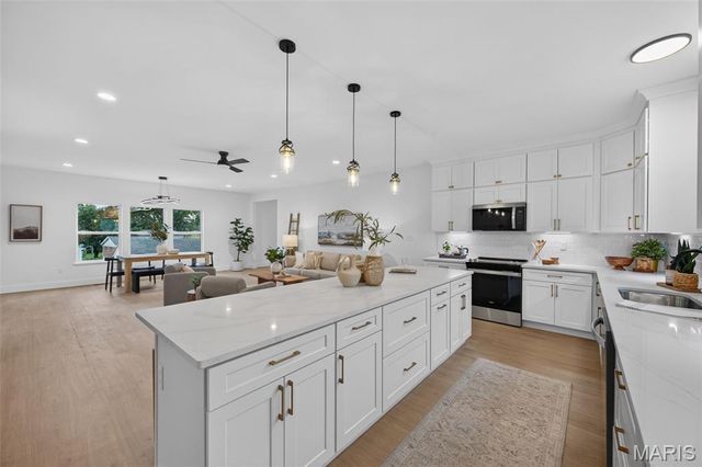 8555 Old Sappington Road, St Louis, MO 63126