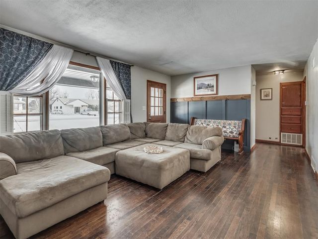 1316 S Reno Avenue, El Reno, OK 73036