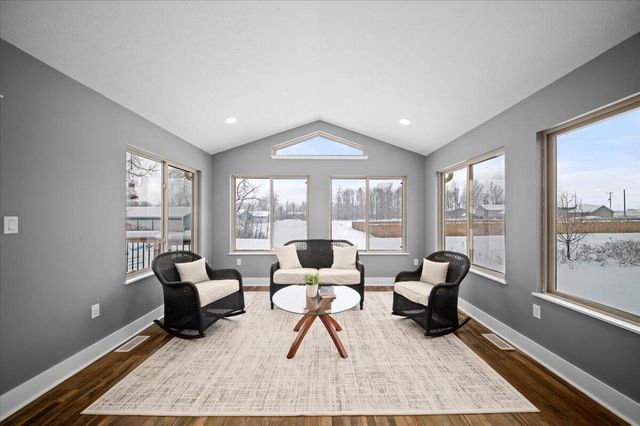 738 Fieldstone Drive, Coopersville, MI 49404