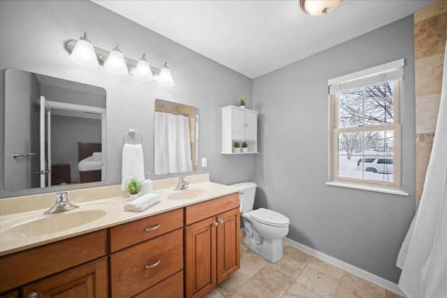 738 Fieldstone Drive, Coopersville, MI 49404