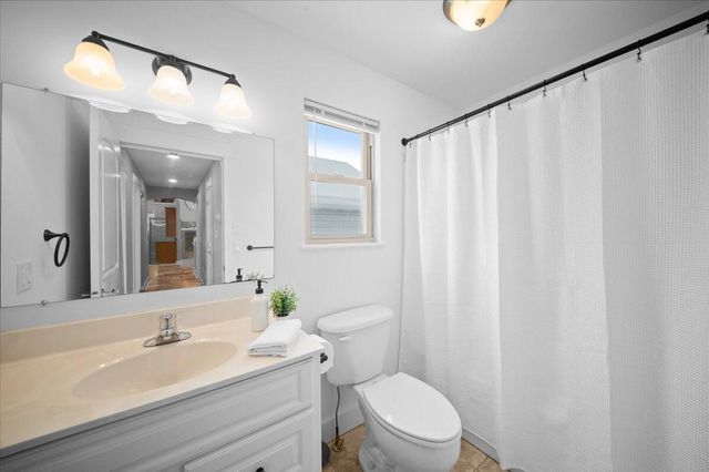 738 Fieldstone Drive, Coopersville, MI 49404