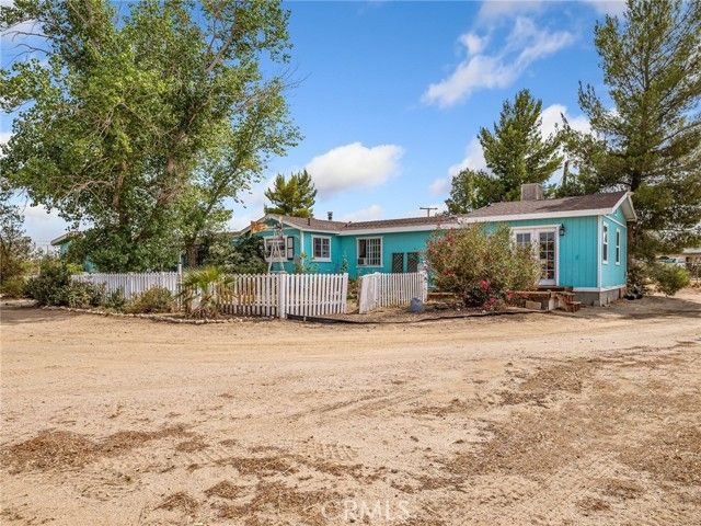 5124 Luna Road, Phelan, CA 92371
