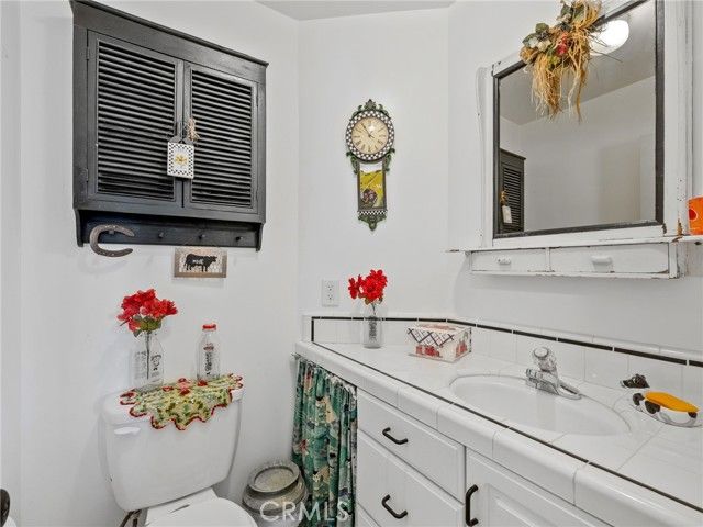 5124 Luna Road, Phelan, CA 92371