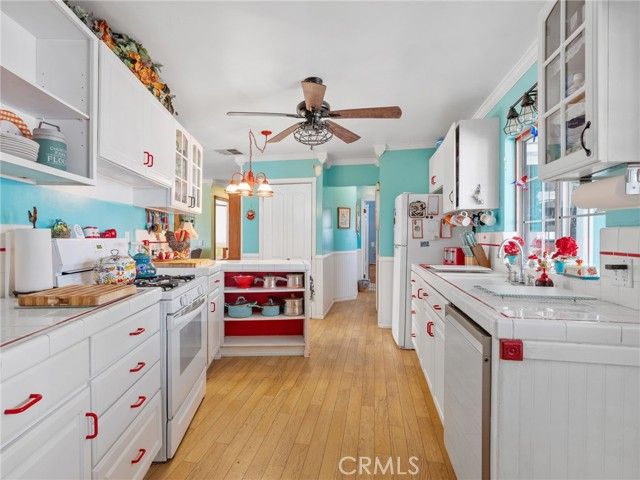 5124 Luna Road, Phelan, CA 92371