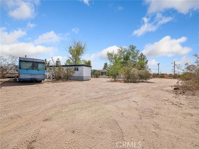 5124 Luna Road, Phelan, CA 92371