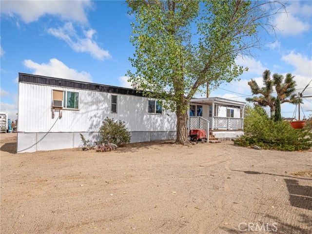 5124 Luna Road, Phelan, CA 92371