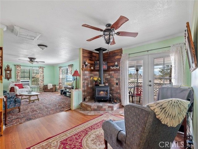 5124 Luna Road, Phelan, CA 92371