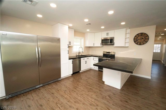 190 Robbin Avenue, Overton, NV 89040