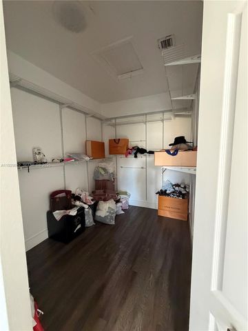 956 SW 148th Pl, Miami, FL 33194