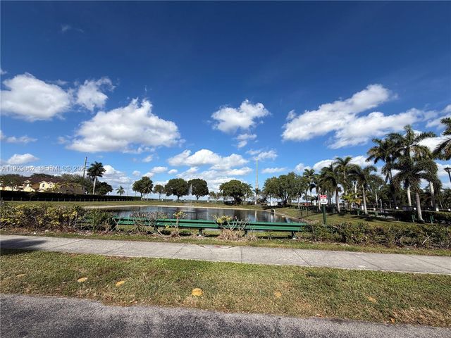 956 SW 148th Pl, Miami, FL 33194