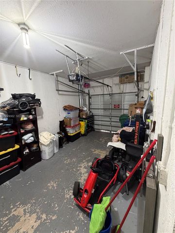 956 SW 148th Pl, Miami, FL 33194