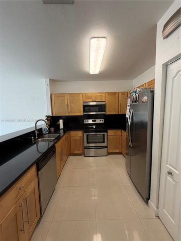 956 SW 148th Pl, Miami, FL 33194