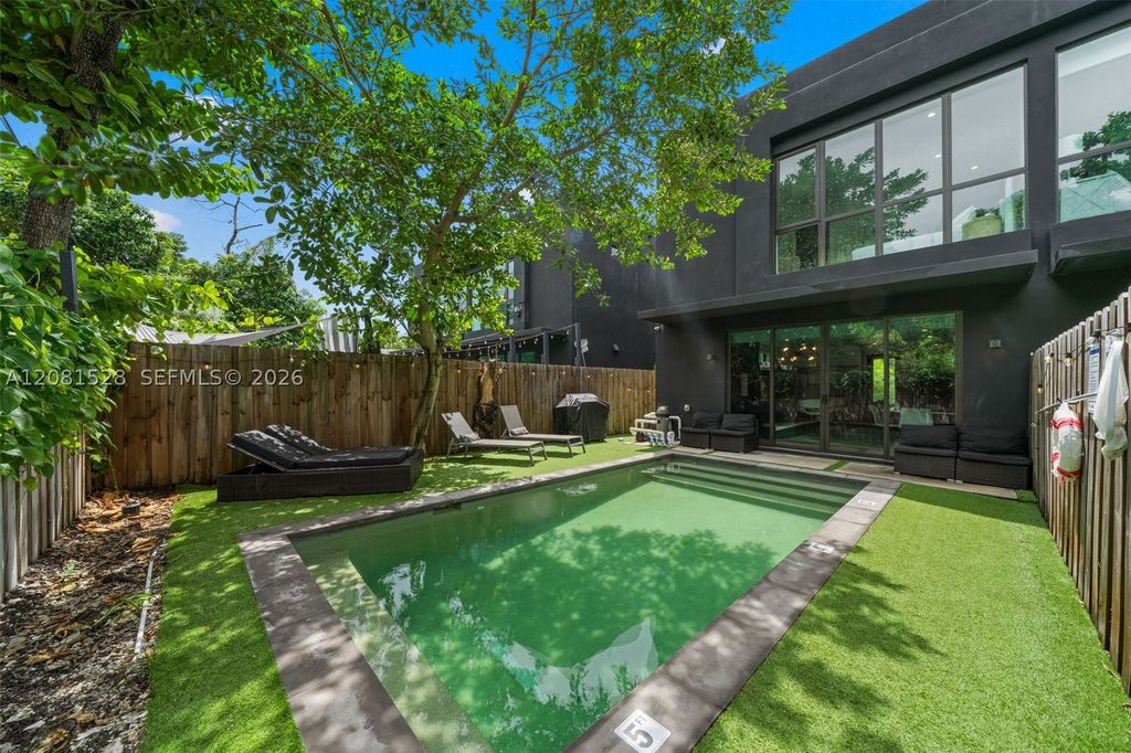 Image 2 of property listing at 257 NW 39th St 257, Miami, FL 33127