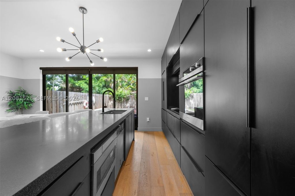 Image 5 of property listing at 257 NW 39th St 257, Miami, FL 33127
