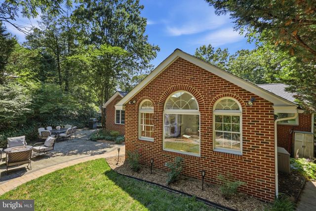 2615 S JUNE ST, Arlington, VA 22202