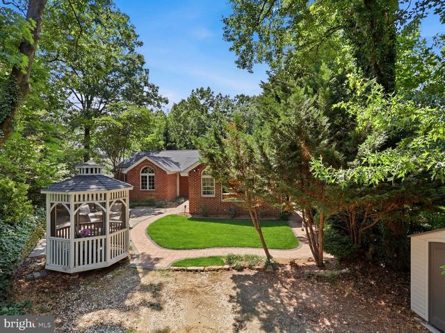 2615 S JUNE ST, Arlington, VA 22202