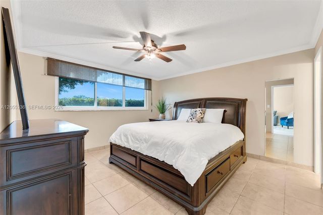 9811 N Hollybrook Lake Drive 103, Pembroke Pines, FL 33025
