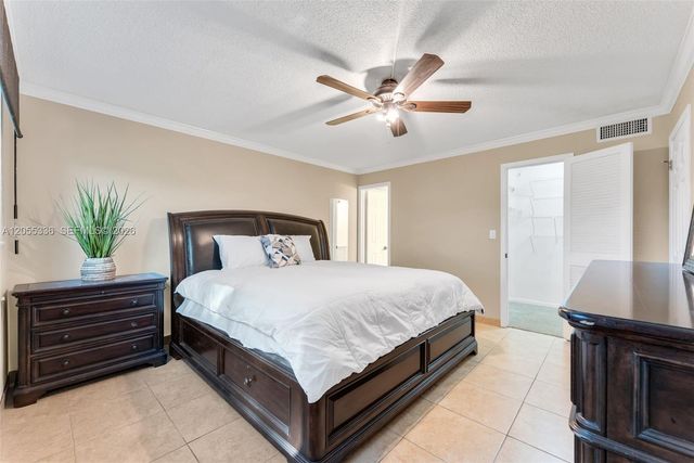 9811 N Hollybrook Lake Drive 103, Pembroke Pines, FL 33025