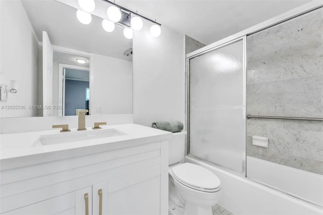 9811 N Hollybrook Lake Drive 103, Pembroke Pines, FL 33025