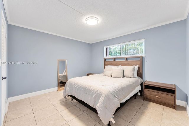 9811 N Hollybrook Lake Drive 103, Pembroke Pines, FL 33025