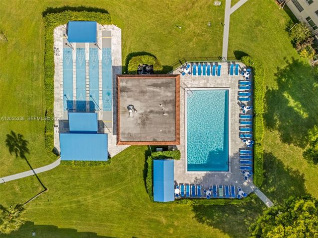 9811 N Hollybrook Lake Drive 103, Pembroke Pines, FL 33025