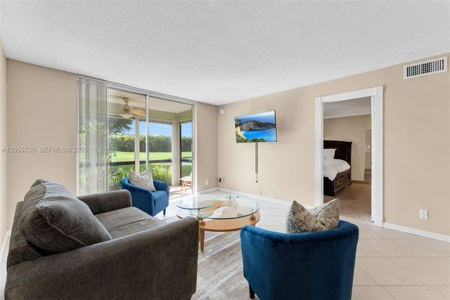 9811 N Hollybrook Lake Drive 103, Pembroke Pines, FL 33025