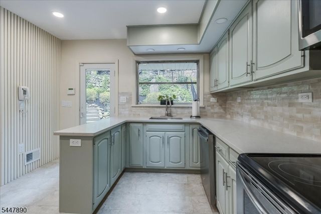 706 W Shore Trl, Sparta Twp., NJ 07871