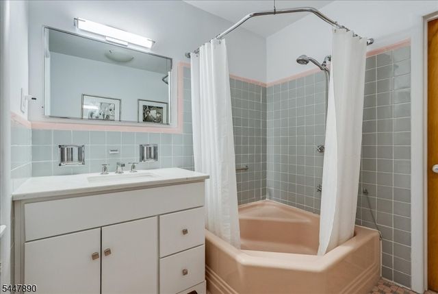 706 W Shore Trl, Sparta Twp., NJ 07871