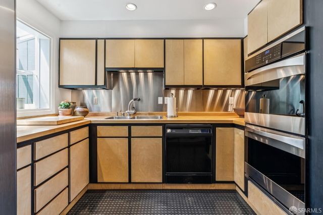 138 Clifford Terrace 138, San Francisco, CA 94117