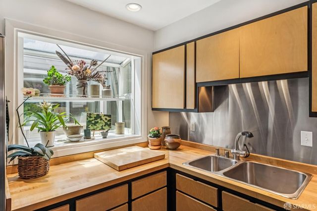 138 Clifford Terrace 138, San Francisco, CA 94117