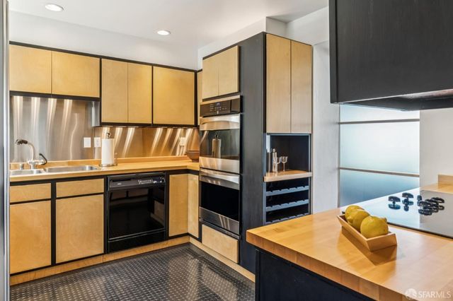 138 Clifford Terrace 138, San Francisco, CA 94117