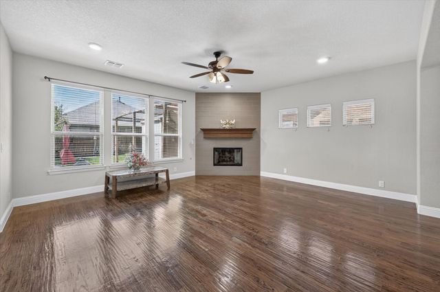 316 Jernigan Drive, Euless, TX 76040