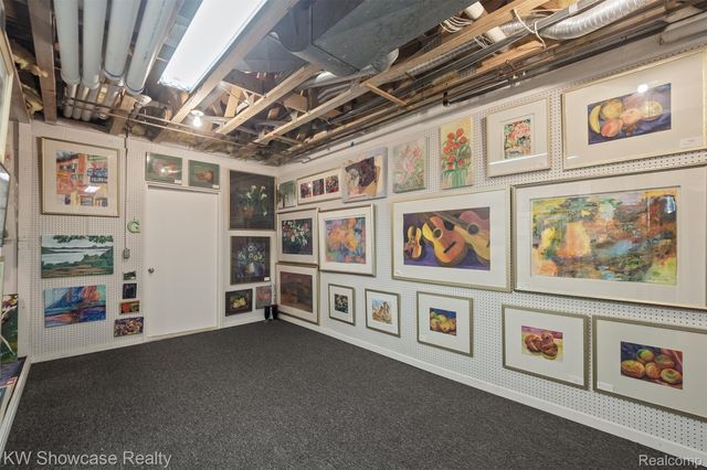 8559 Pine Cove Drive, Commerce Charter Township, MI 48382