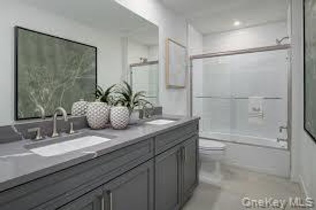 61 Fieldstone Knoll 17, Armonk, NY 10504
