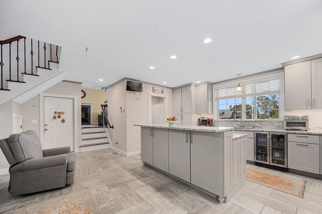 267 Lincoln Ave, Fall River, MA 02720