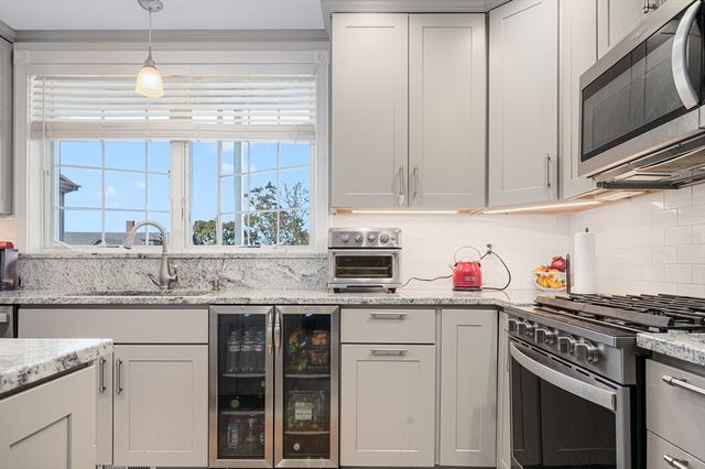 267 Lincoln Ave, Fall River, MA 02720