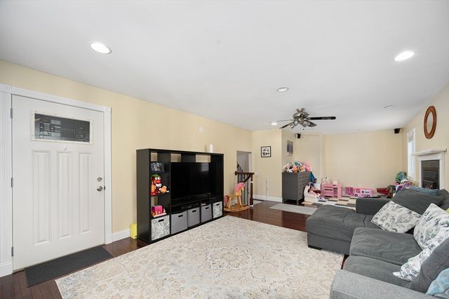 267 Lincoln Ave, Fall River, MA 02720