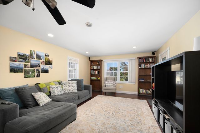 267 Lincoln Ave, Fall River, MA 02720