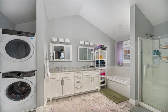 267 Lincoln Ave, Fall River, MA 02720