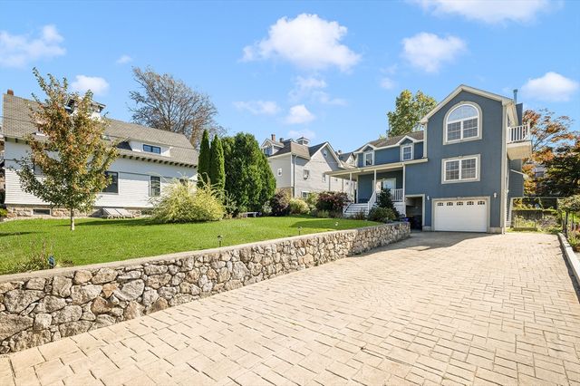 267 Lincoln Ave, Fall River, MA 02720