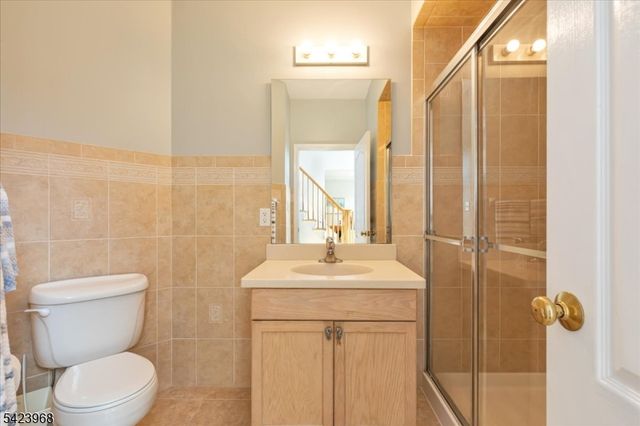 2 Nicole Dr, Franklin Twp., NJ 08873