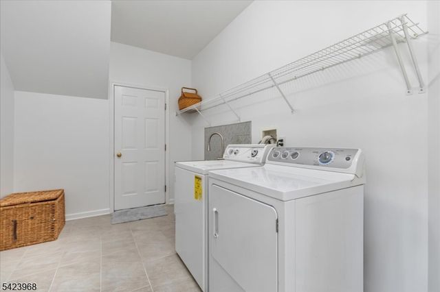 2 Nicole Dr, Franklin Twp., NJ 08873