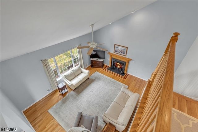 2 Nicole Dr, Franklin Twp., NJ 08873