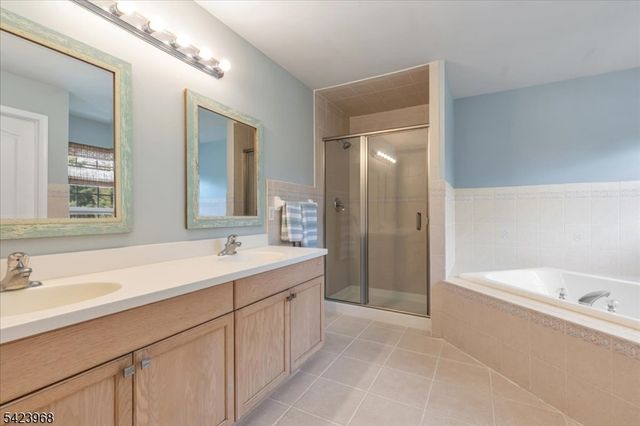 2 Nicole Dr, Franklin Twp., NJ 08873