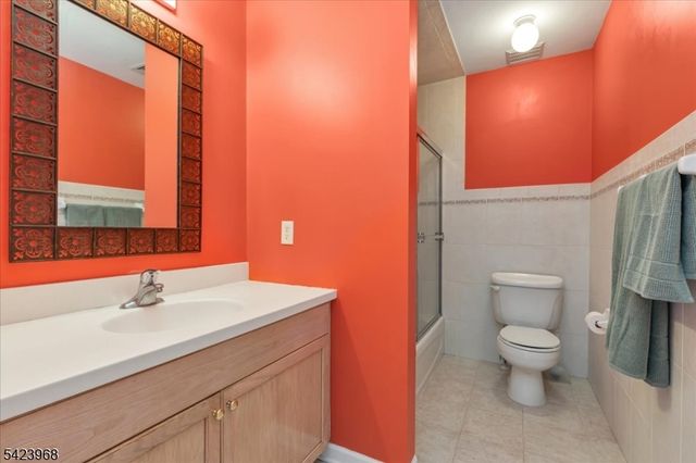 2 Nicole Dr, Franklin Twp., NJ 08873