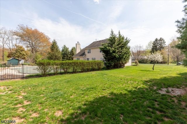2 Nicole Dr, Franklin Twp., NJ 08873
