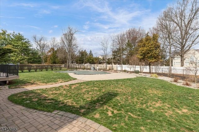 2 Nicole Dr, Franklin Twp., NJ 08873