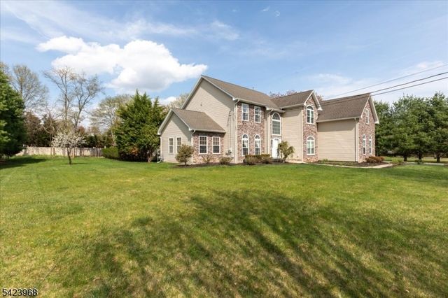 2 Nicole Dr, Franklin Twp., NJ 08873