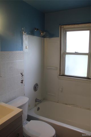 1501 Akron Drive, St Louis, MO 63137